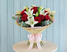 Букет цветов из:  Лилии и Розы в Большой Мурте