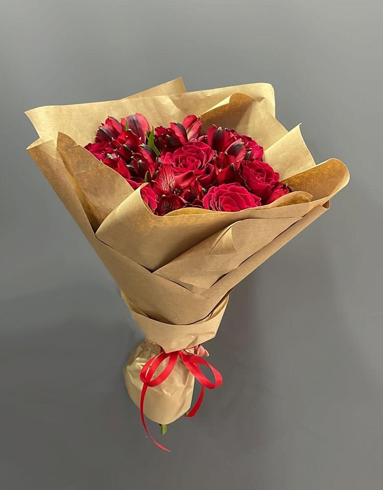 Букет цветов из: Альстромерии и Розы в Большой Мурте