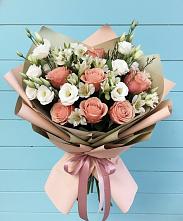 Букет цветов из:  Розы, Альстромерии и Лизиантусы в Большой Мурте