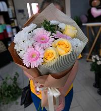 Букет цветов из:  Герберы, Розы и Хризантемы в Большой Мурте