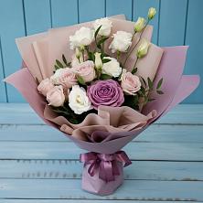 Букет цветов из:  Розы и Лизиантусы в Большой Мурте