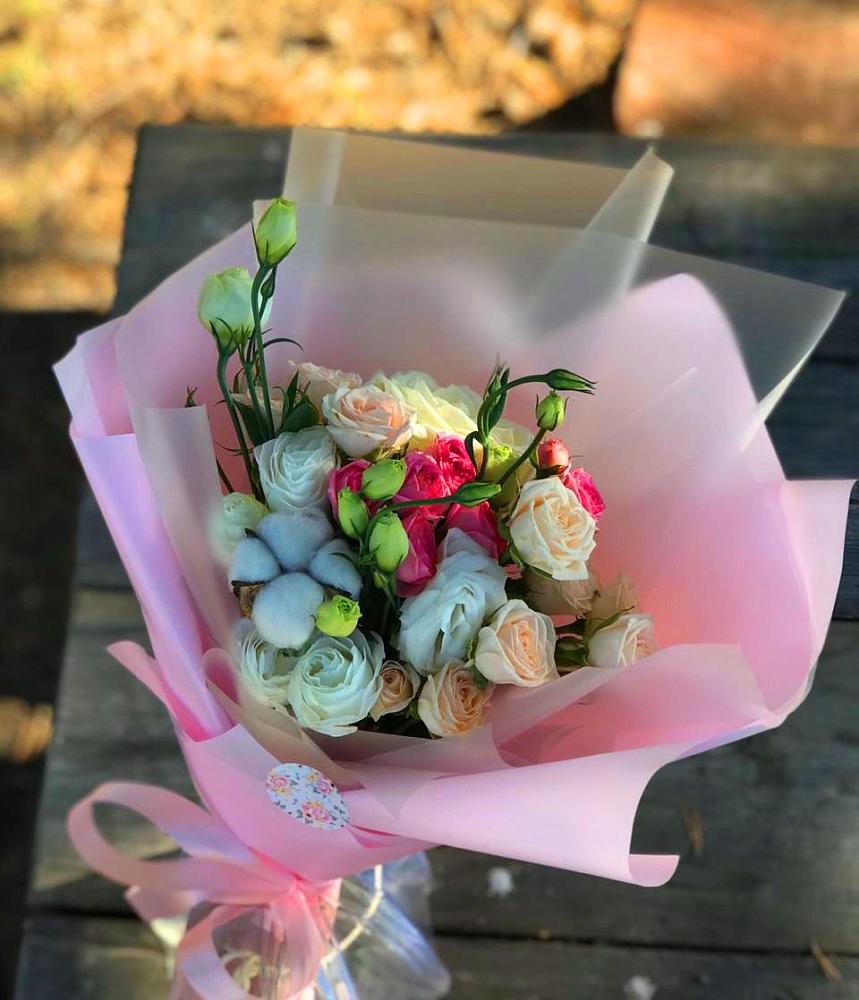 Букет цветов из: Розы и Лизиантусы в Большой Мурте