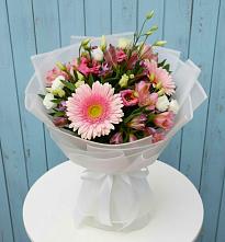 Букет цветов из:  Герберы, Альстромерии и Лизиантусы #REPLACE_PRED# Большой Мурте