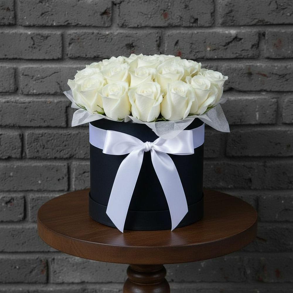 Цветочная композиция из Розы в шляпной коробке в Большой Мурте